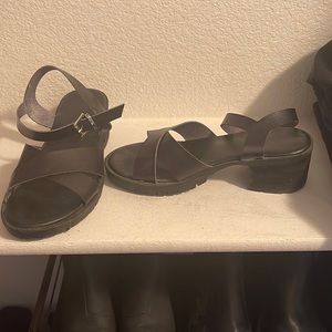 Womens size 10 WW heeled sandals